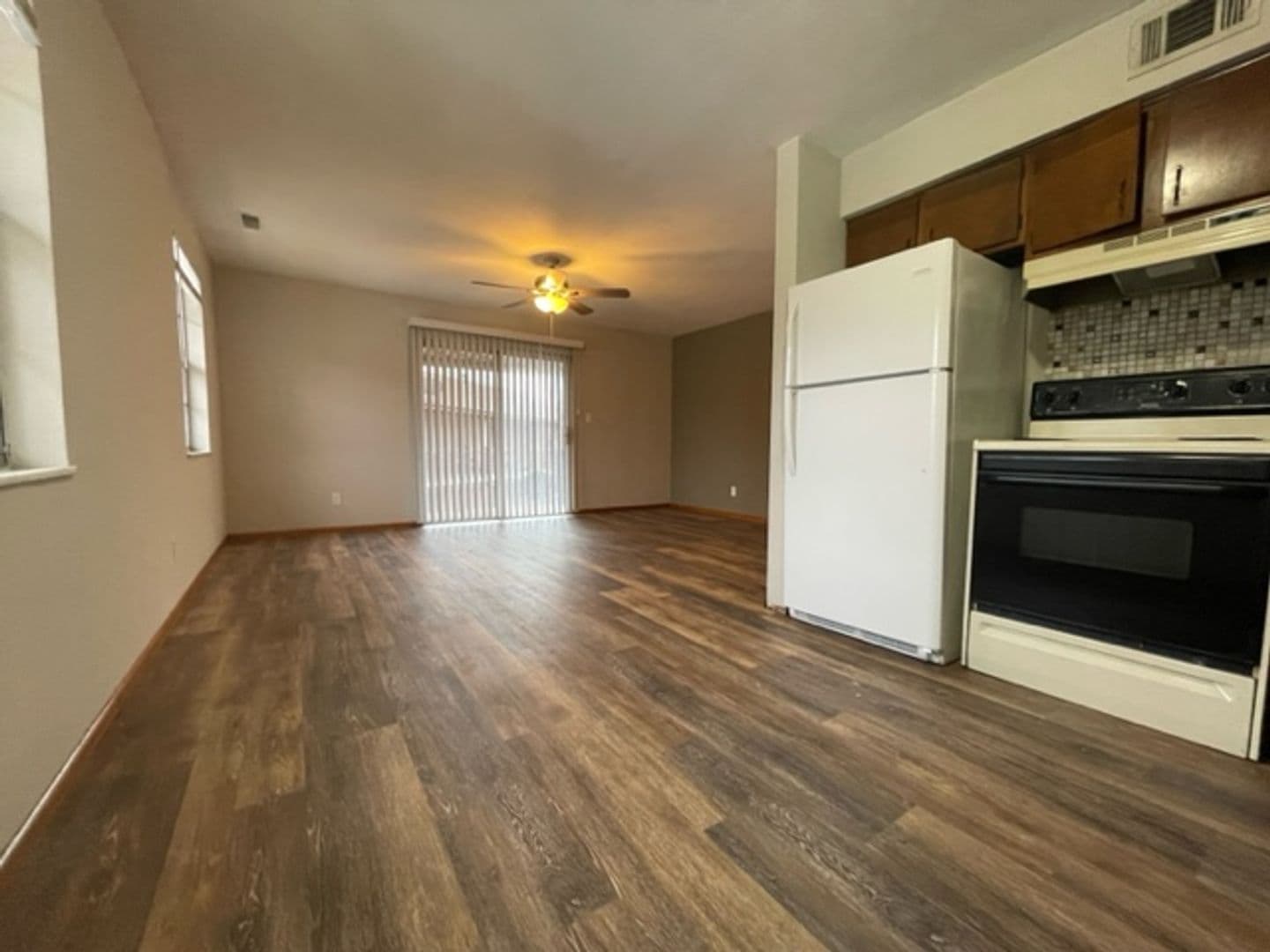 Belleville Apartment: 1528 Lebanon Avenue
