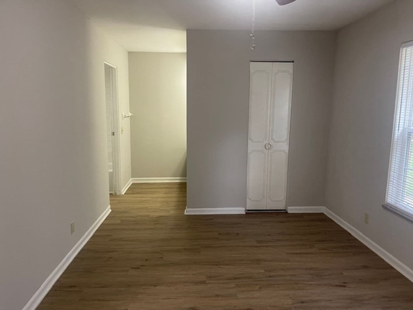 Belleville Apartment: 1320 Sangamon