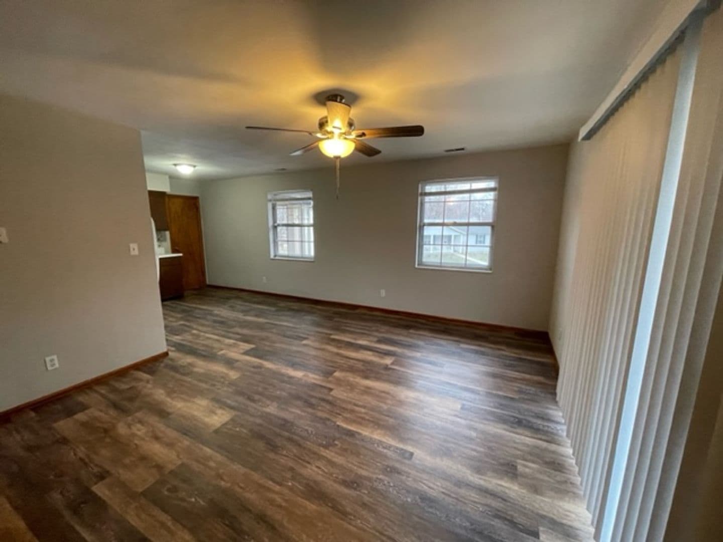 Belleville Apartment: 1528 Lebanon Avenue