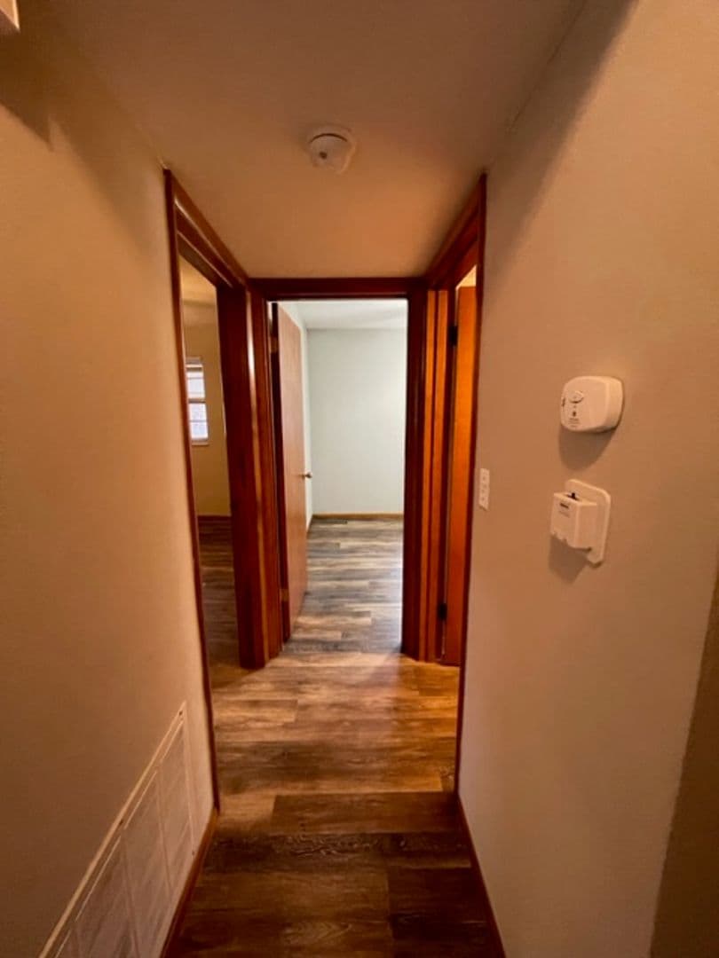 Belleville Apartment: 1528 Lebanon Avenue