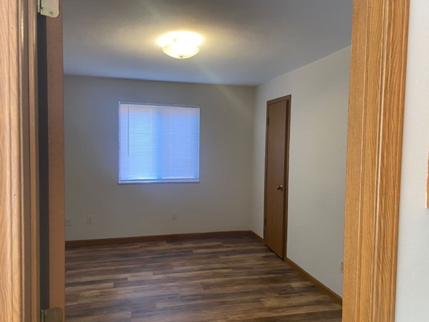 Belleville Apartment: 1528 Lebanon Ave