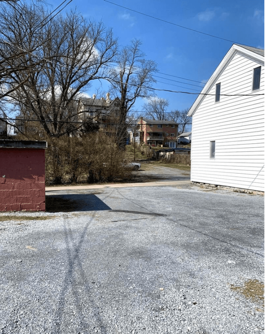 Hagerstown Apartment: 165 Summit Ave
