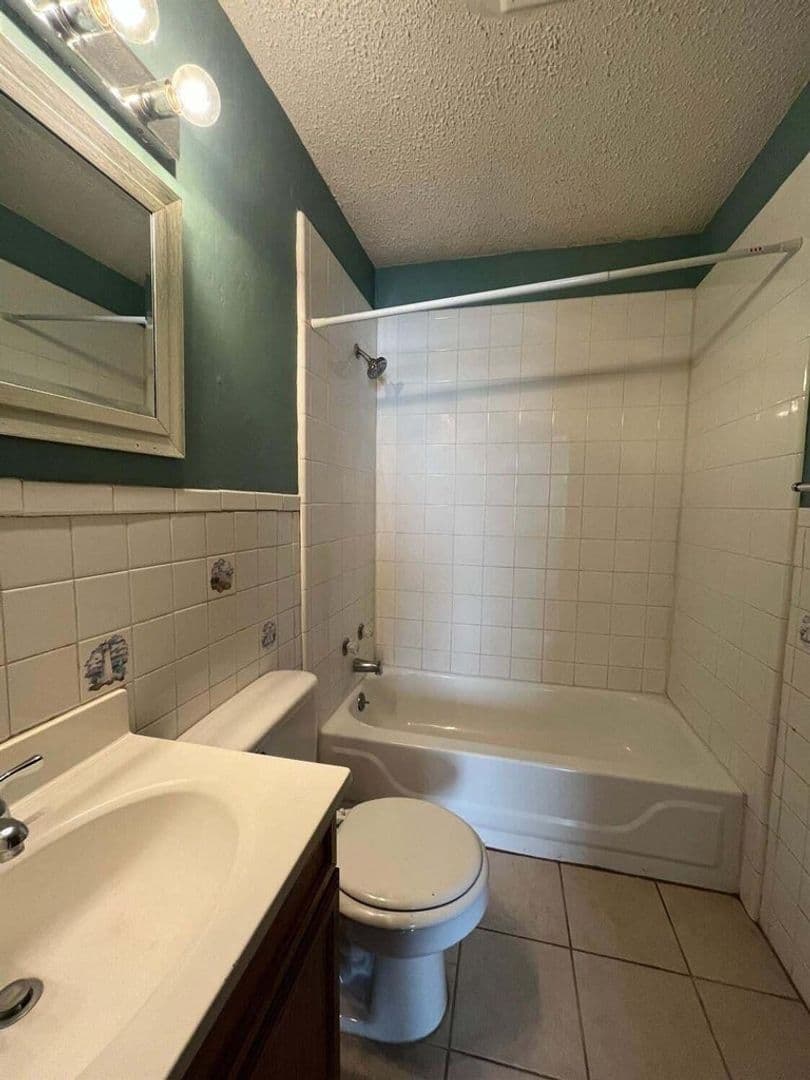Lubbock Apartment: 2422 29th Street
