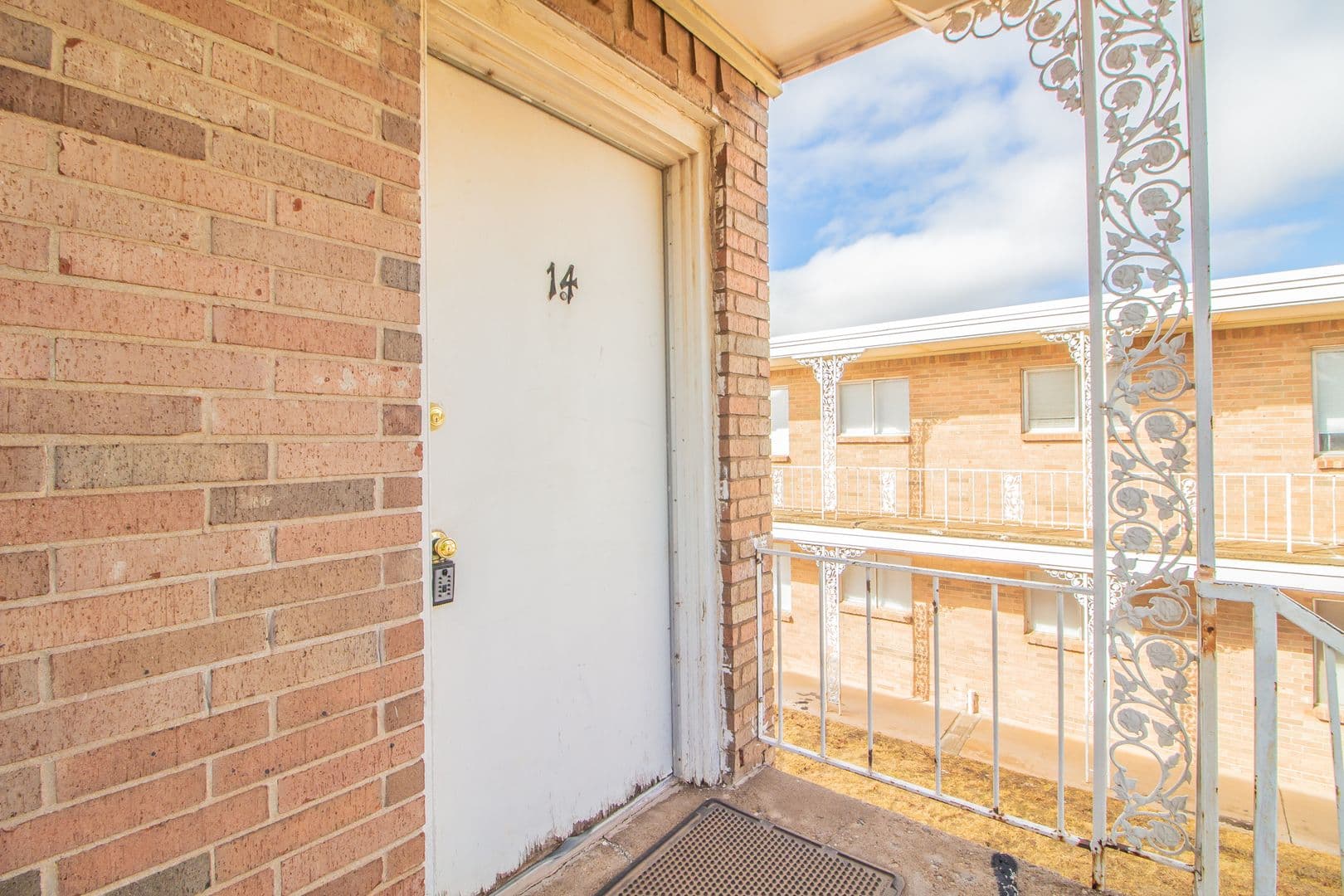 Plainview Apartment: 2500 W 26th Street