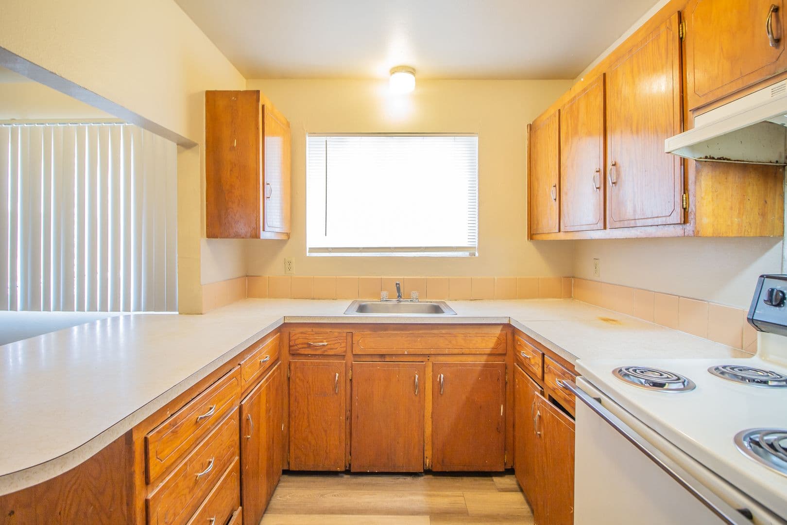 Plainview Apartment: 2500 W 26th Street