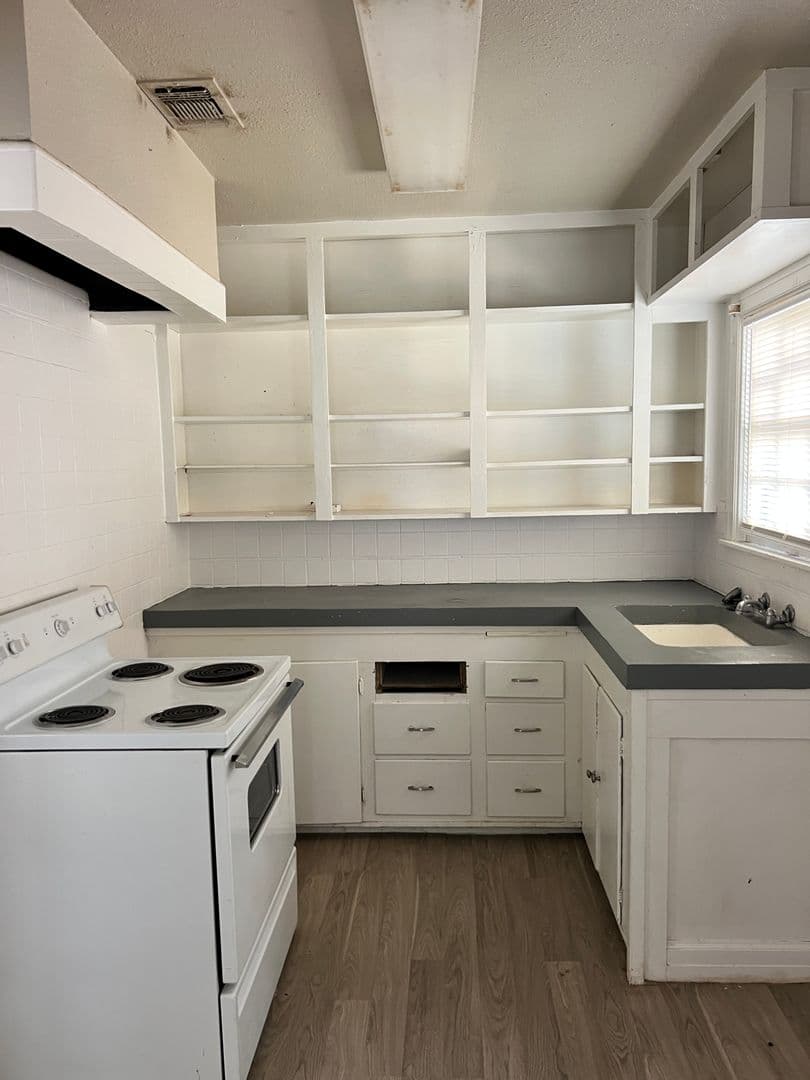 Lubbock House: 2009 22nd Street