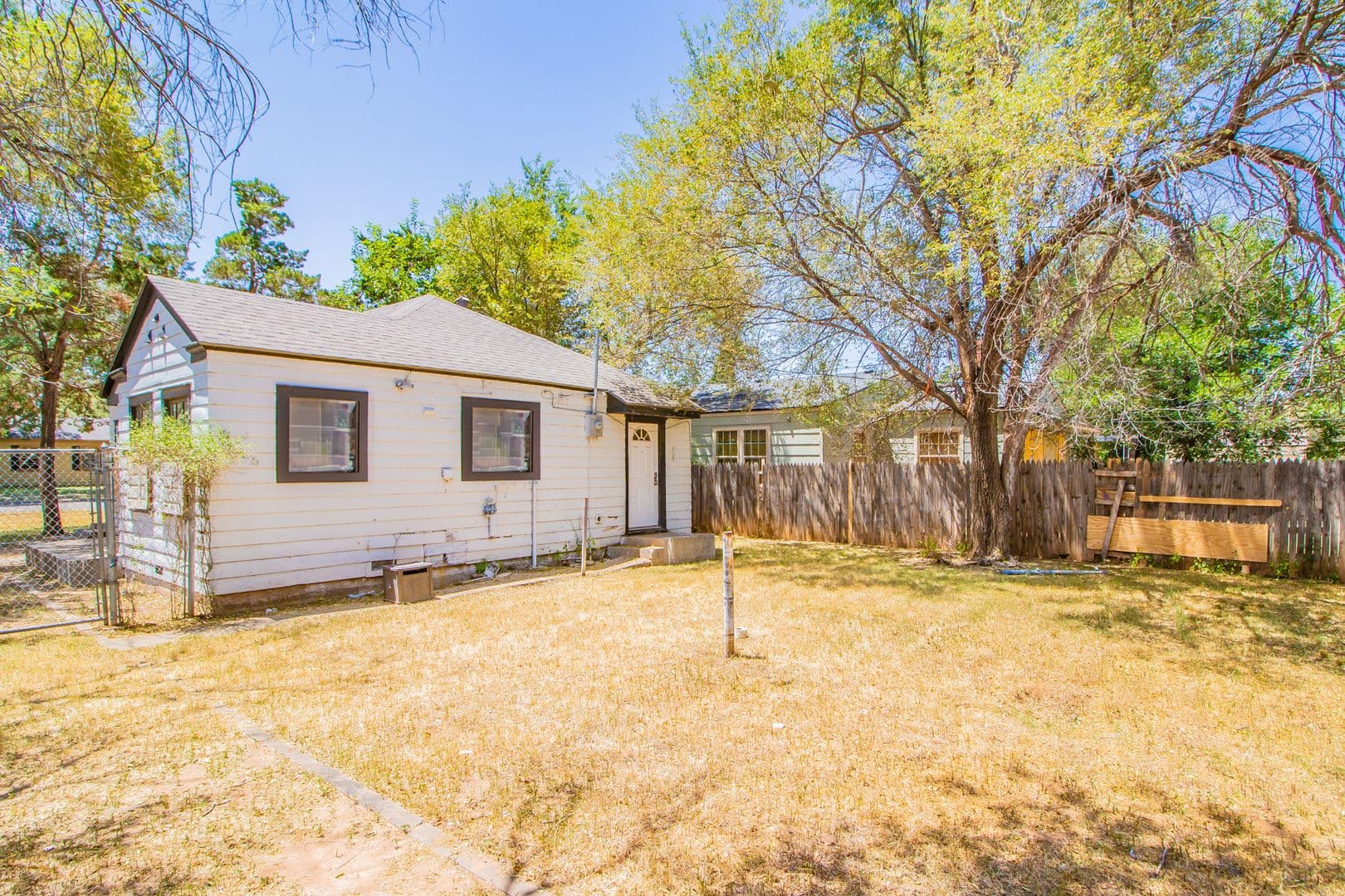 Lubbock House: 2008 31st Street - FRONT