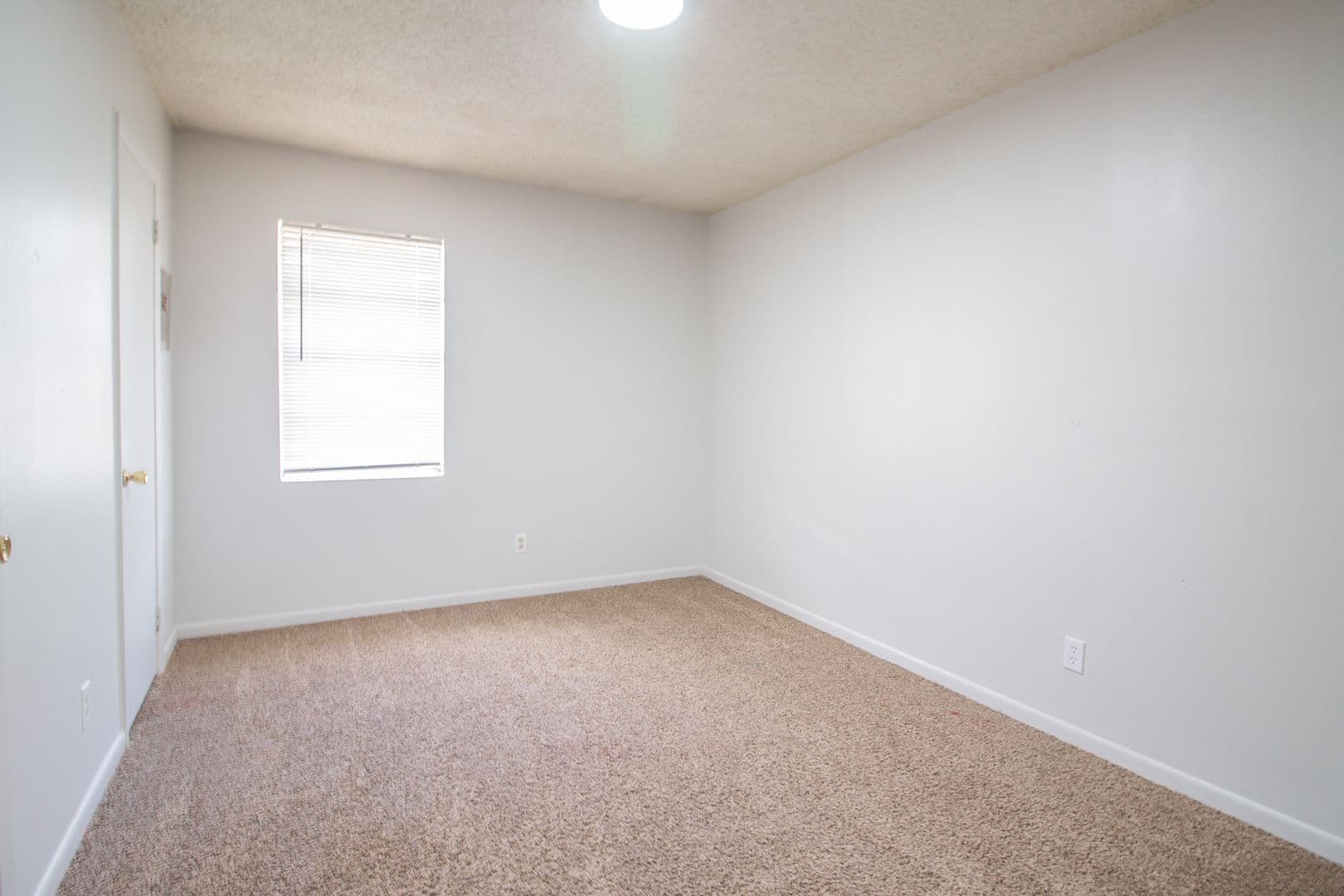 Plainview Apartment: 2500 W 26th Street