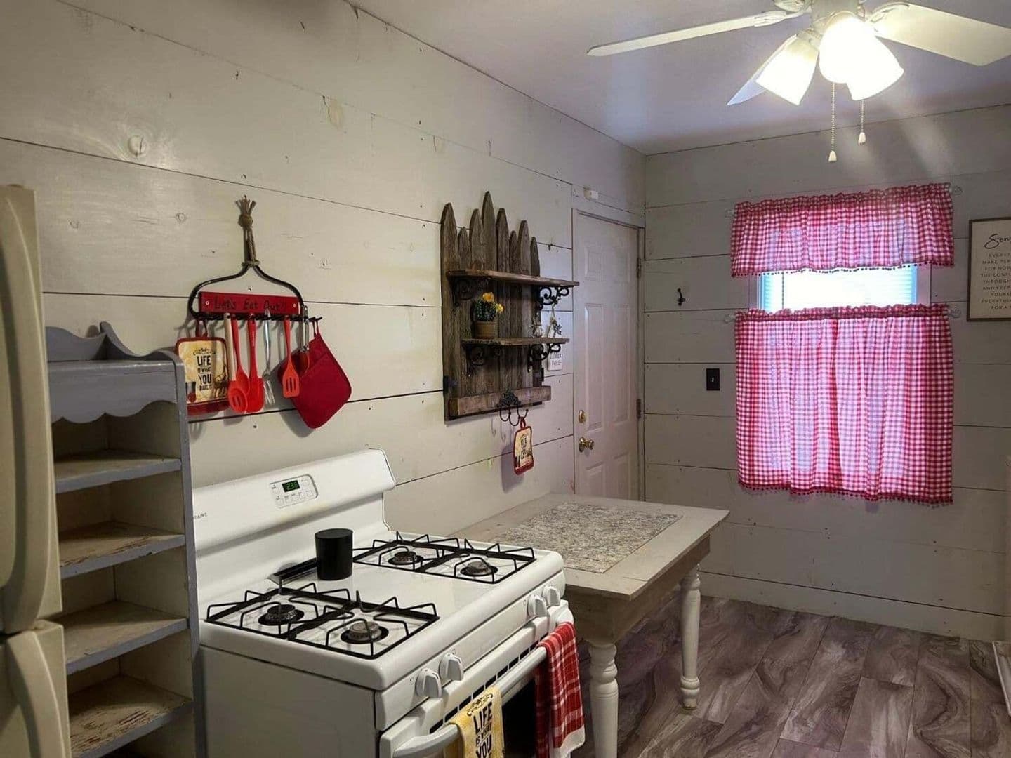 Lubbock Apartment: 2422 29th Street