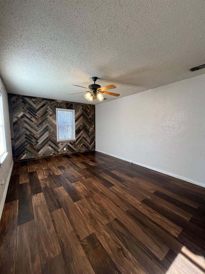 Lubbock Apartment: 2422 29th Street