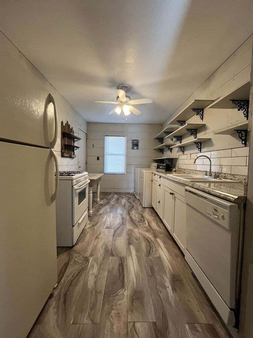 Lubbock Apartment: 2422 29th Street