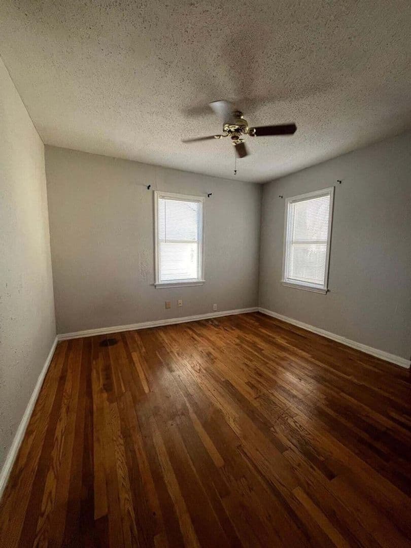 Lubbock Apartment: 2422 29th Street