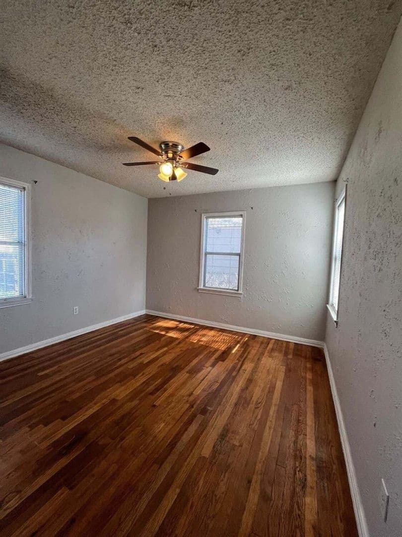 Lubbock Apartment: 2422 29th Street