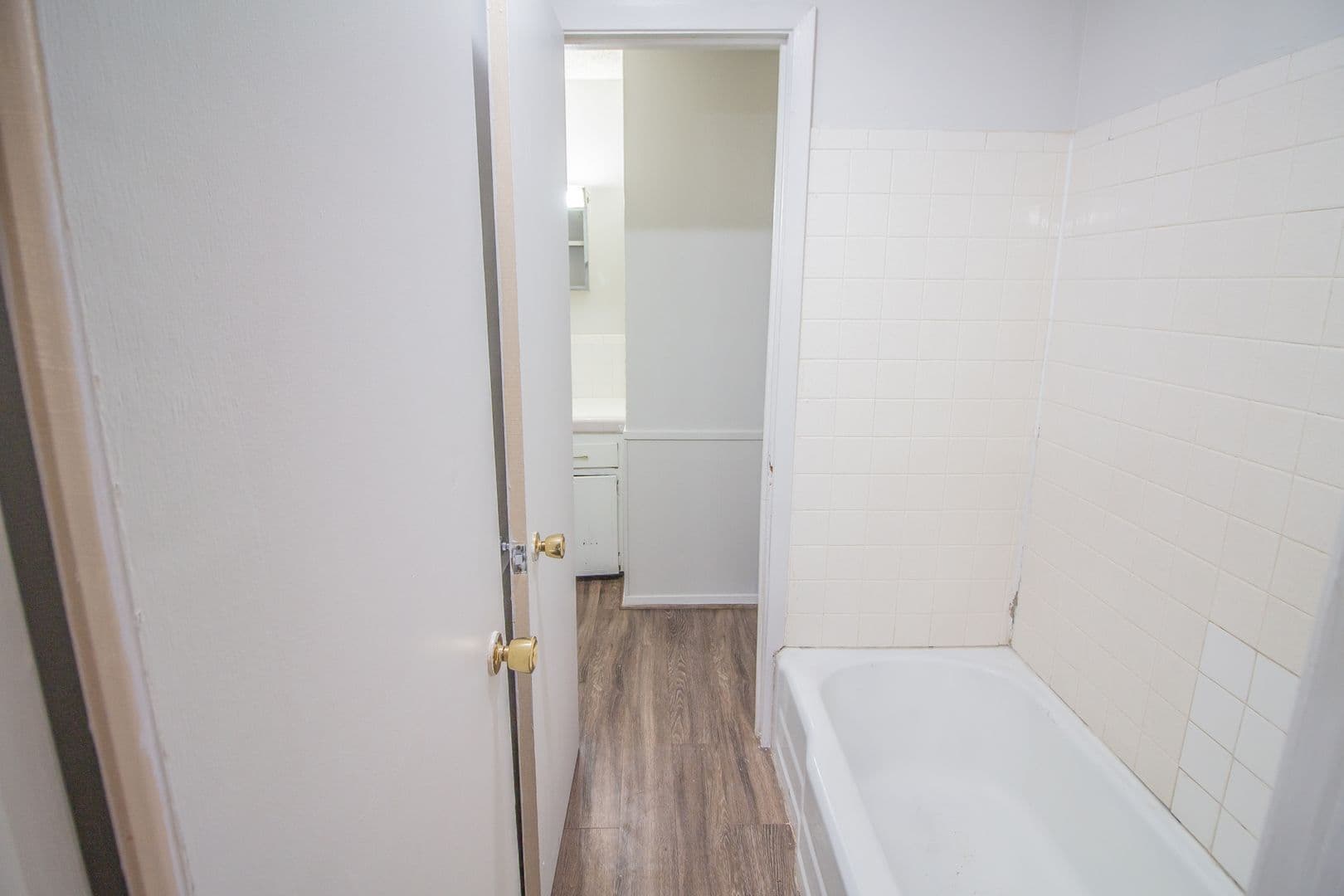 Plainview Apartment: 2500 W 26th Street