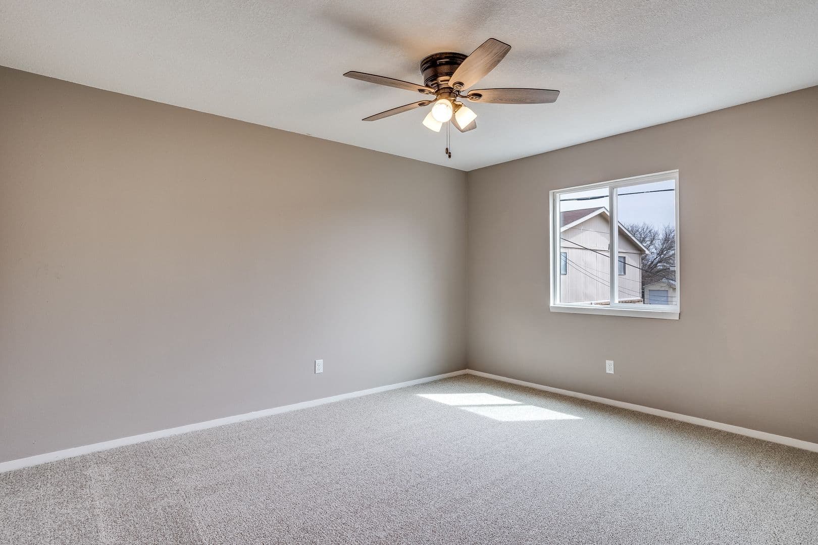 Wichita Apartment: 1515 E El Monte St