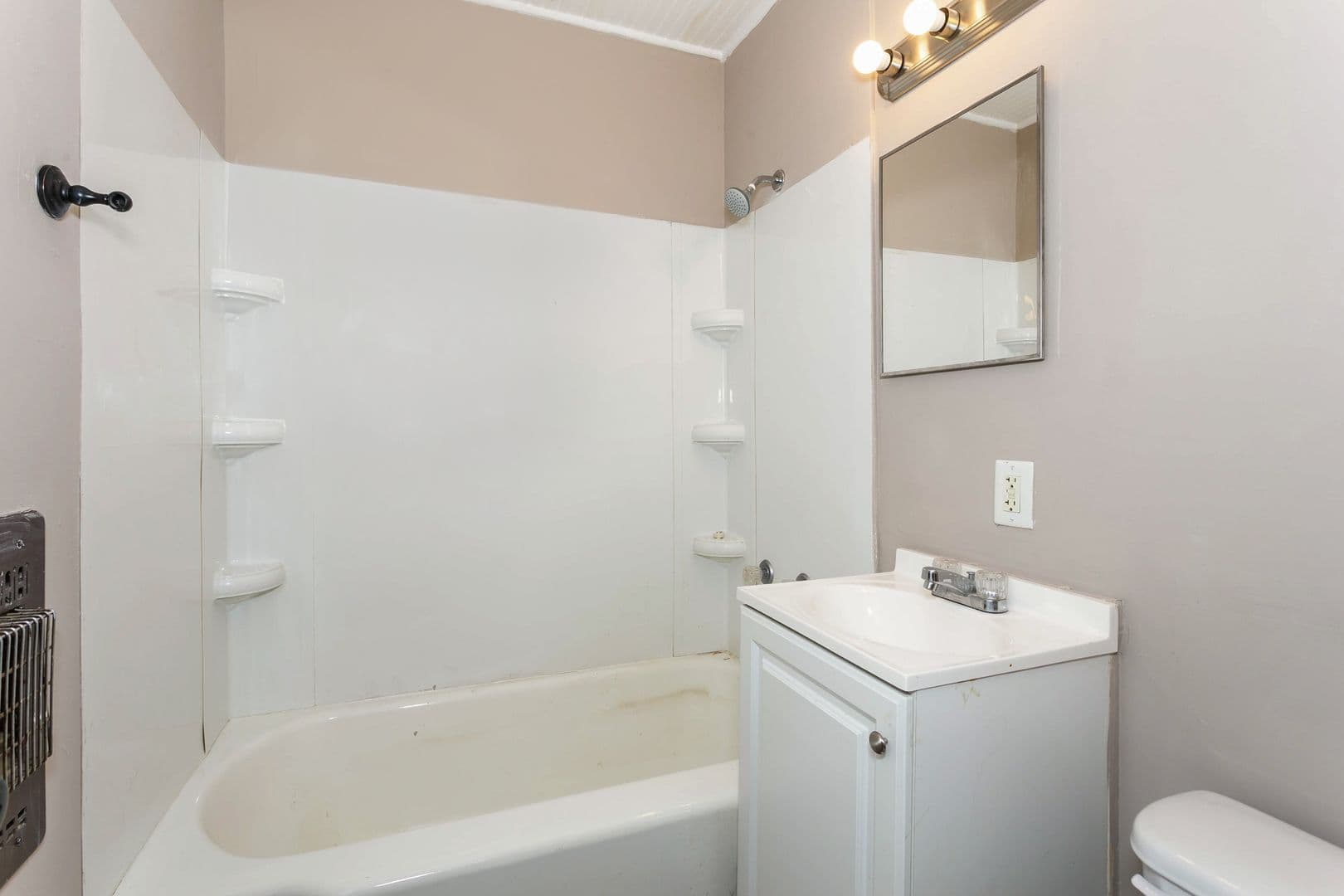 Wichita House: 331 N Saint Paul Ave
