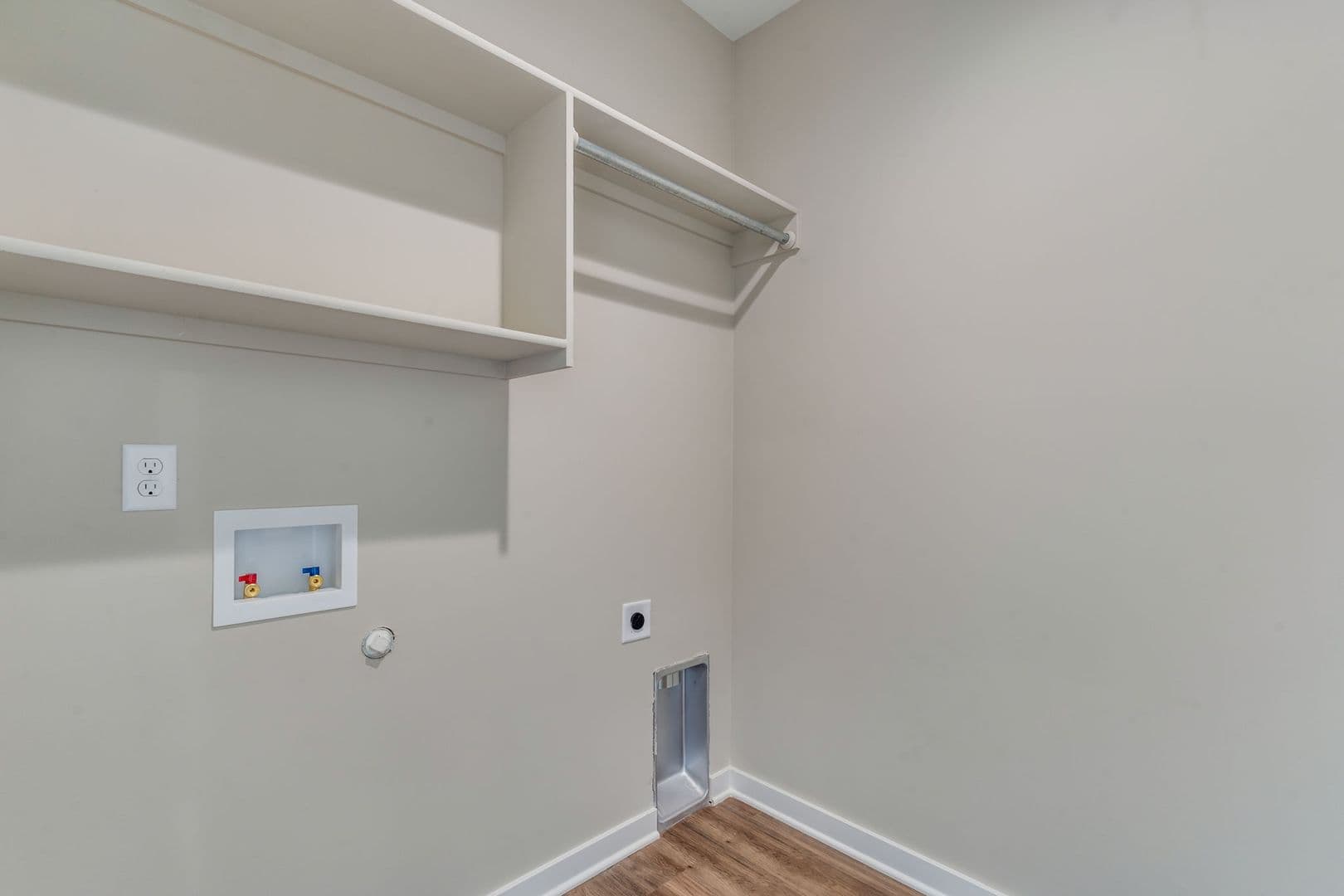 Goddard House: 15515 W Josephine St