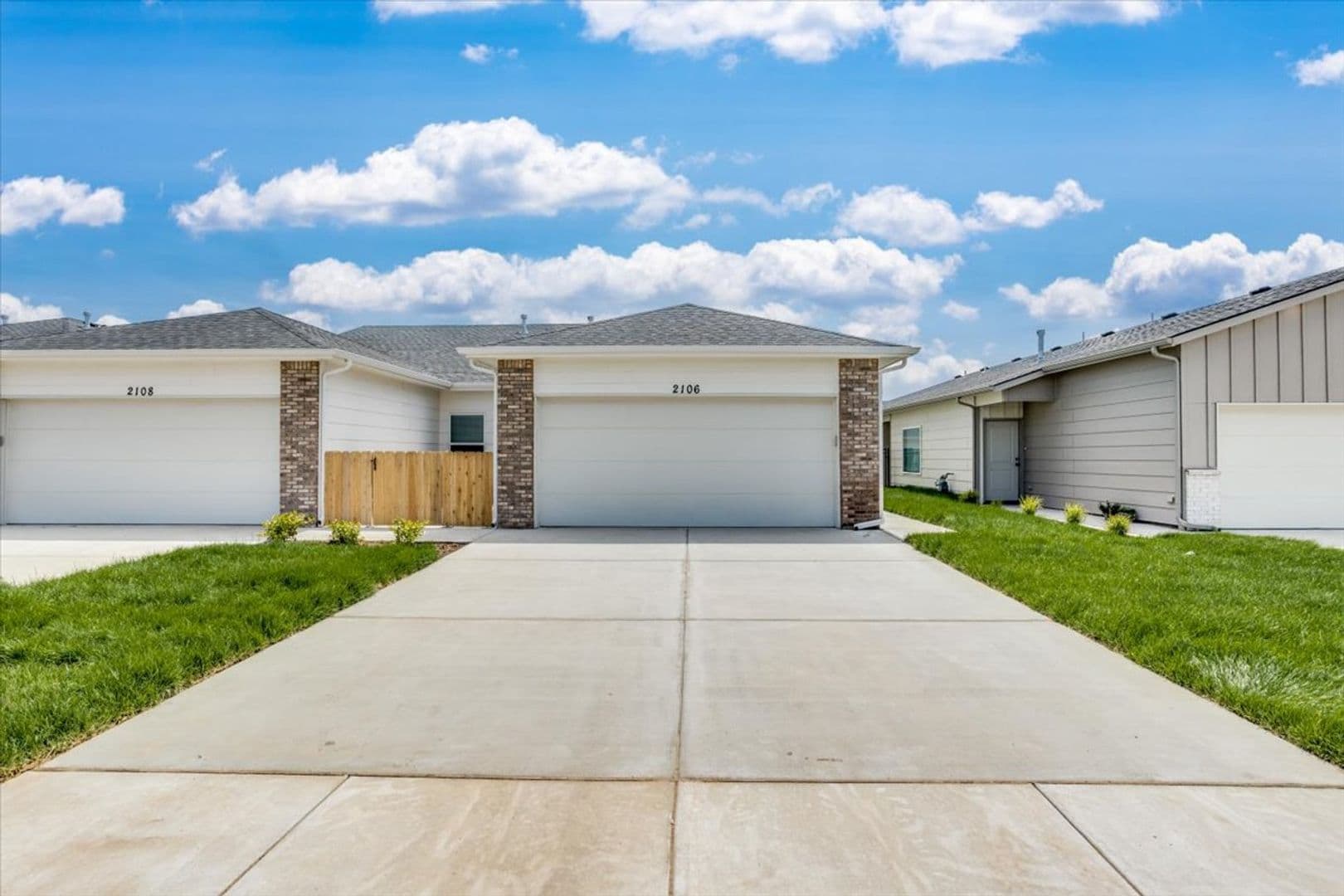 Goddard House: 15407 W Josephine St