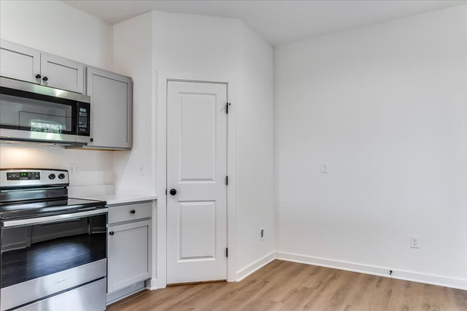 Wichita House: 11318 W 35th Cir S