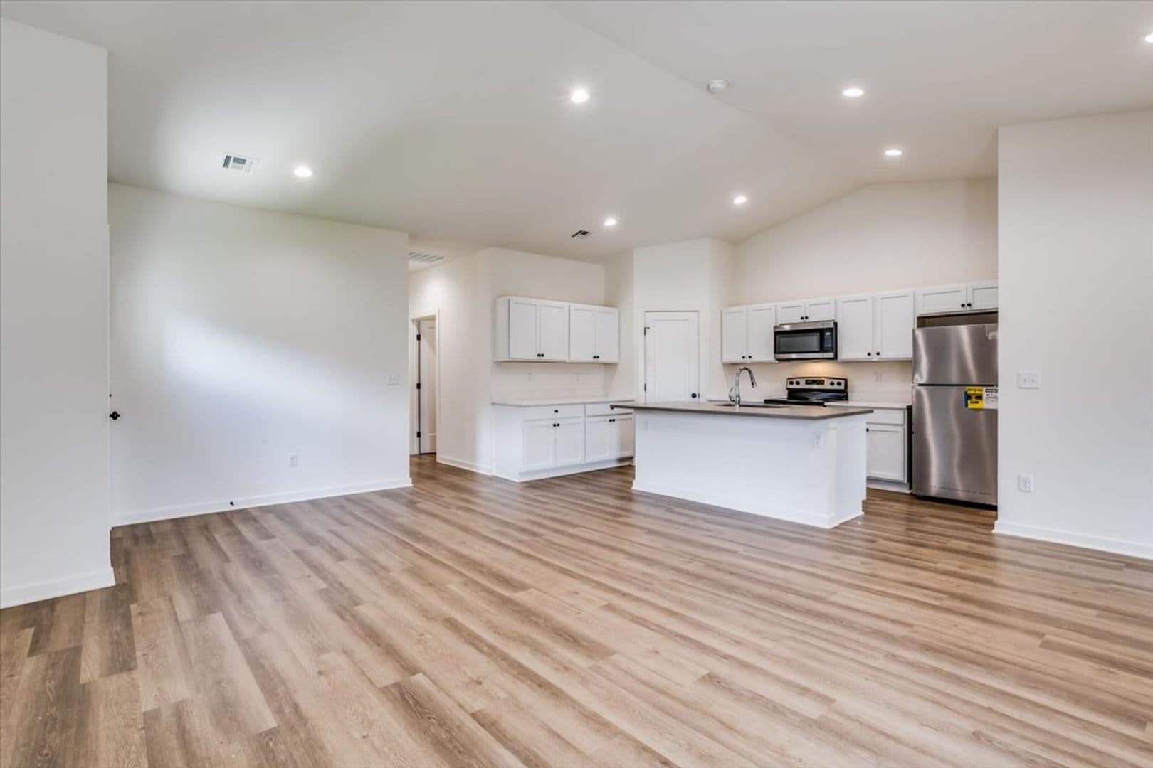 Goddard House: 15407 W Josephine St