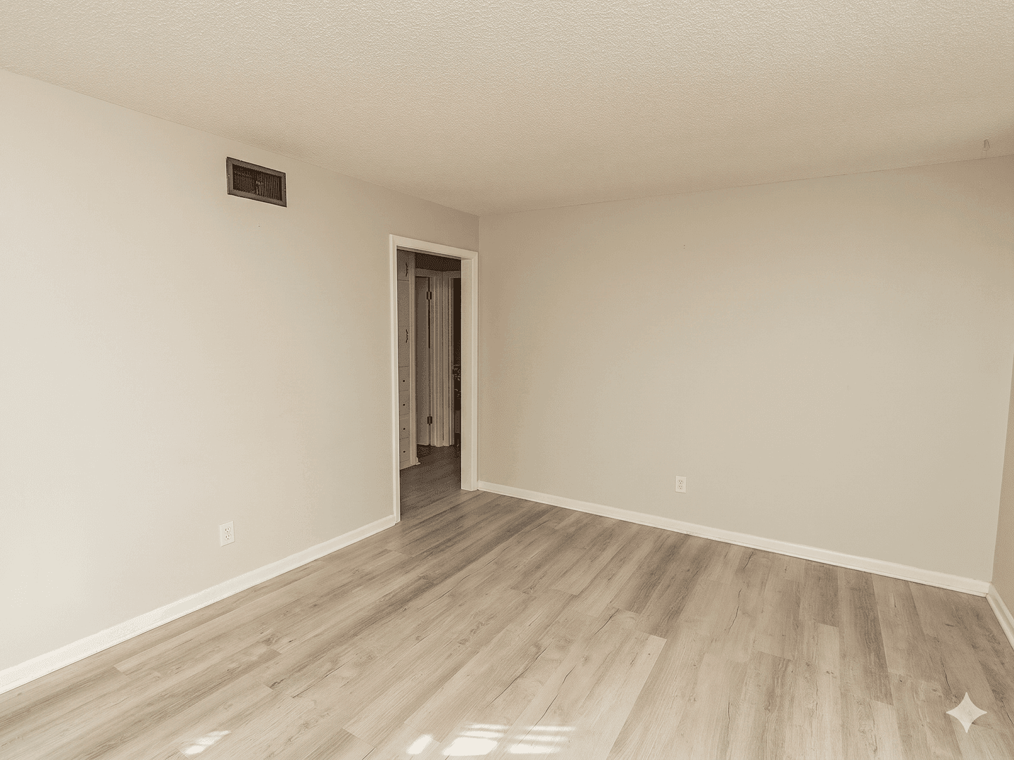 Haysville House: 416 W Spring Dr