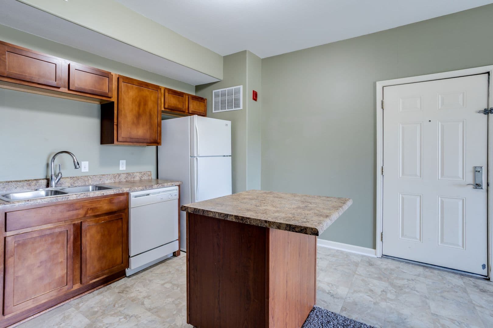 Wichita Apartment: 3414 E Central Ave