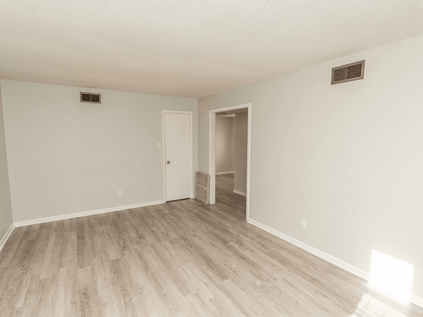 Haysville House: 416 W Spring Dr