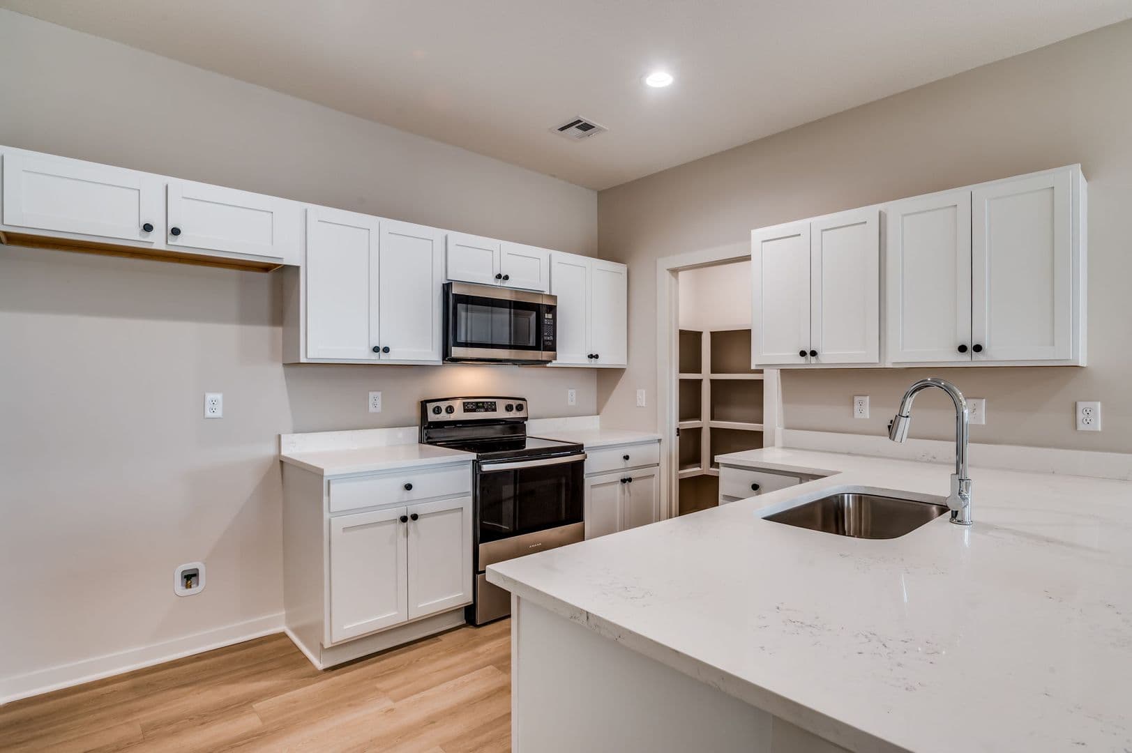 Goddard House: 143 N Gowen St