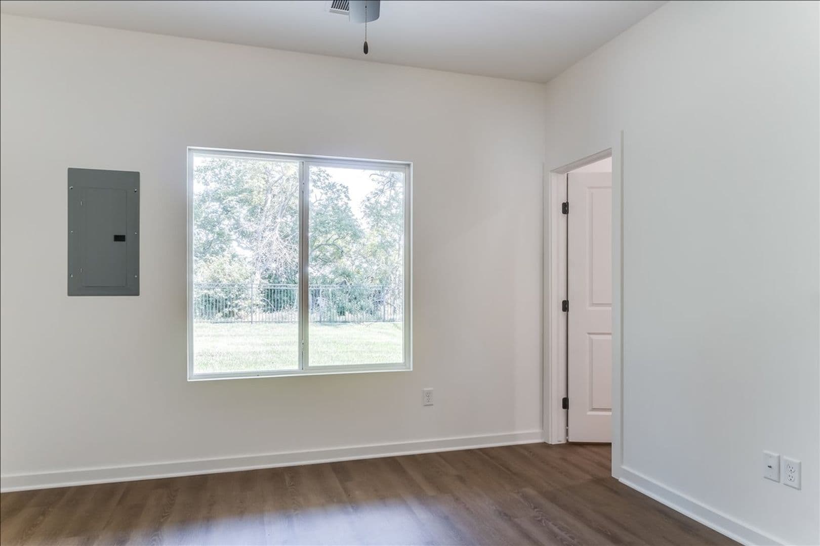 Wichita House: 11318 W 35th Cir S