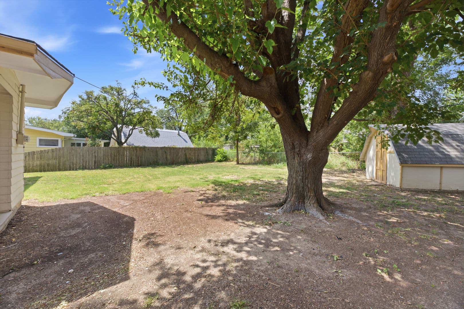 Derby House: 1425 N Georgie Ave