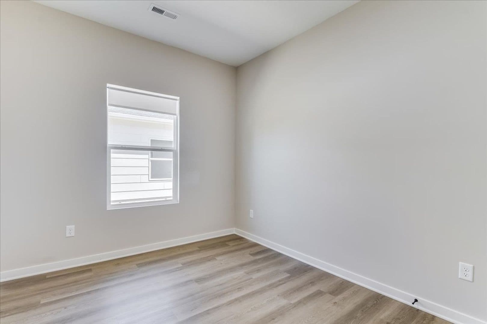 Wichita House: 2337 W MacArthur Ct