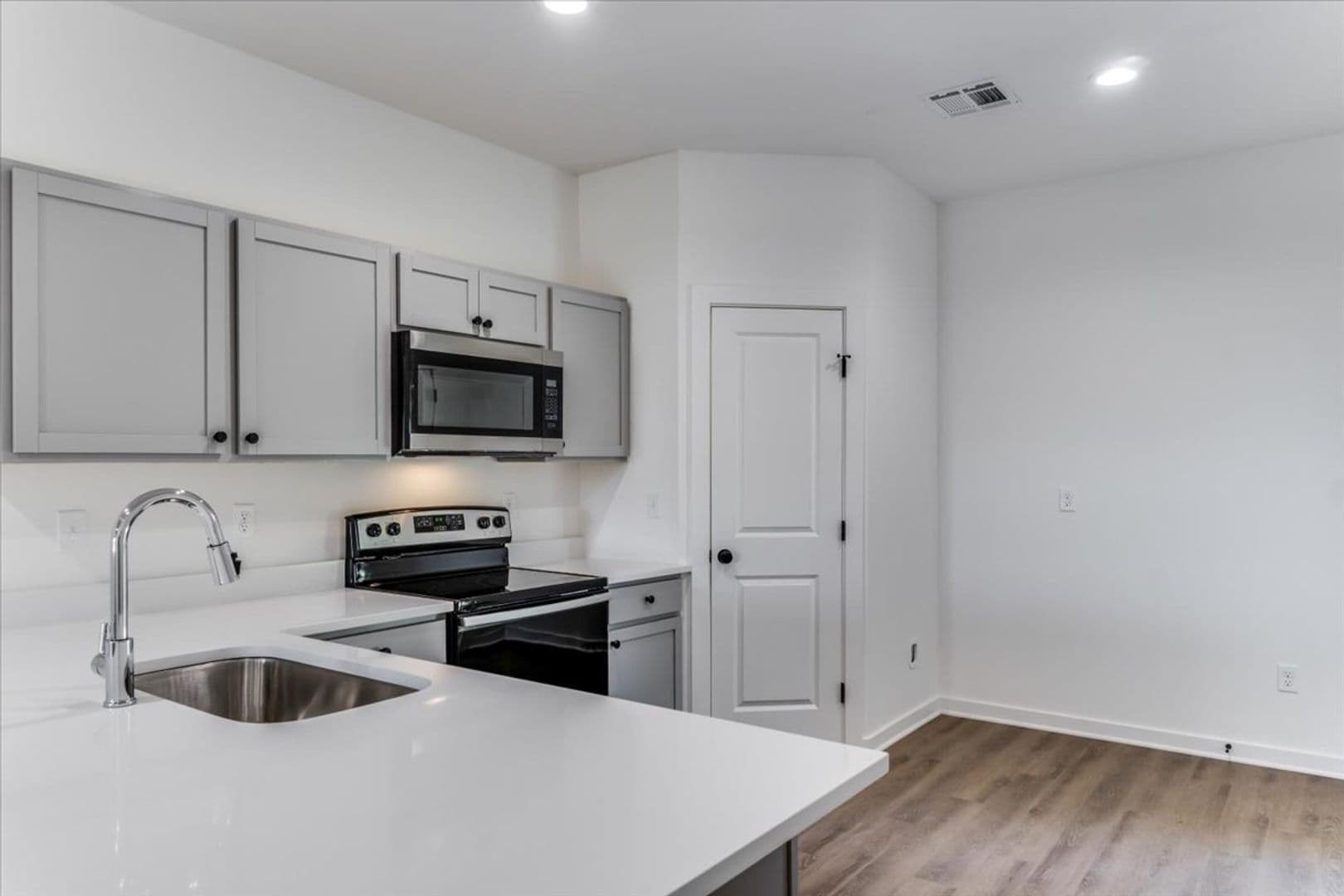 Wichita House: 11316 W 35th Cir S