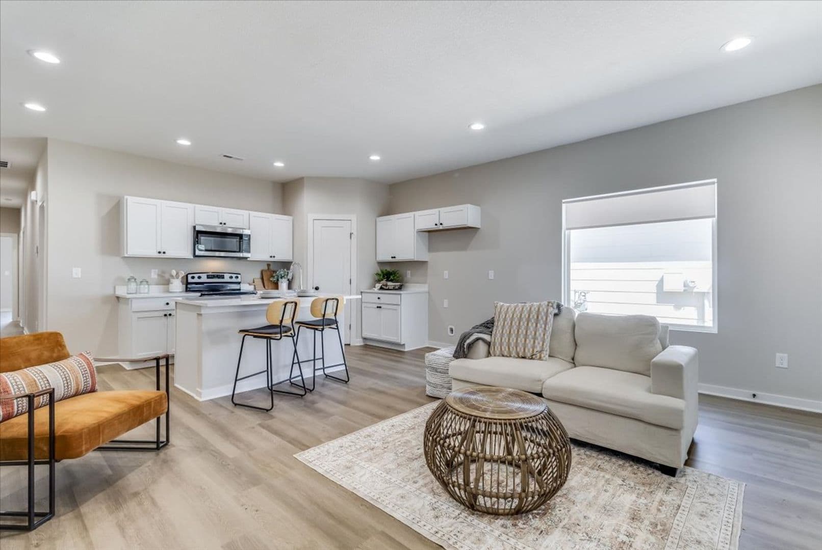 Wichita House: 2319 W MacArthur Ct