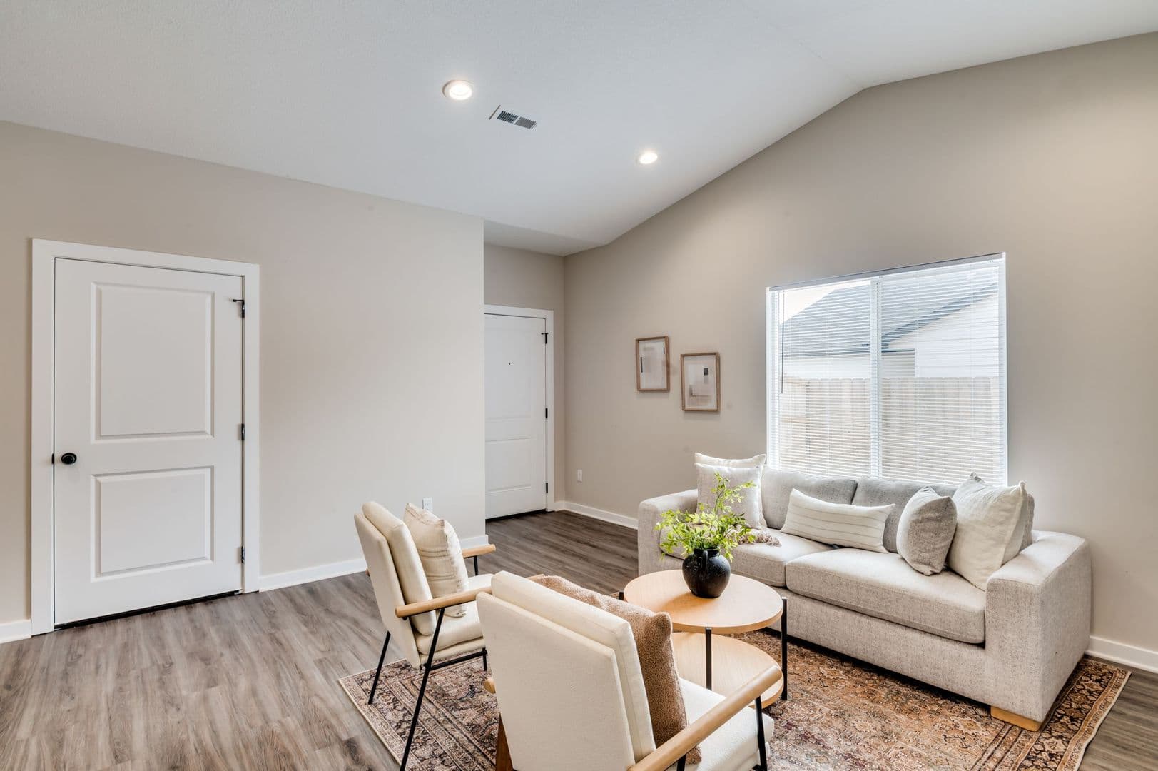 Derby House: 1731 E Cloverbrook Ct