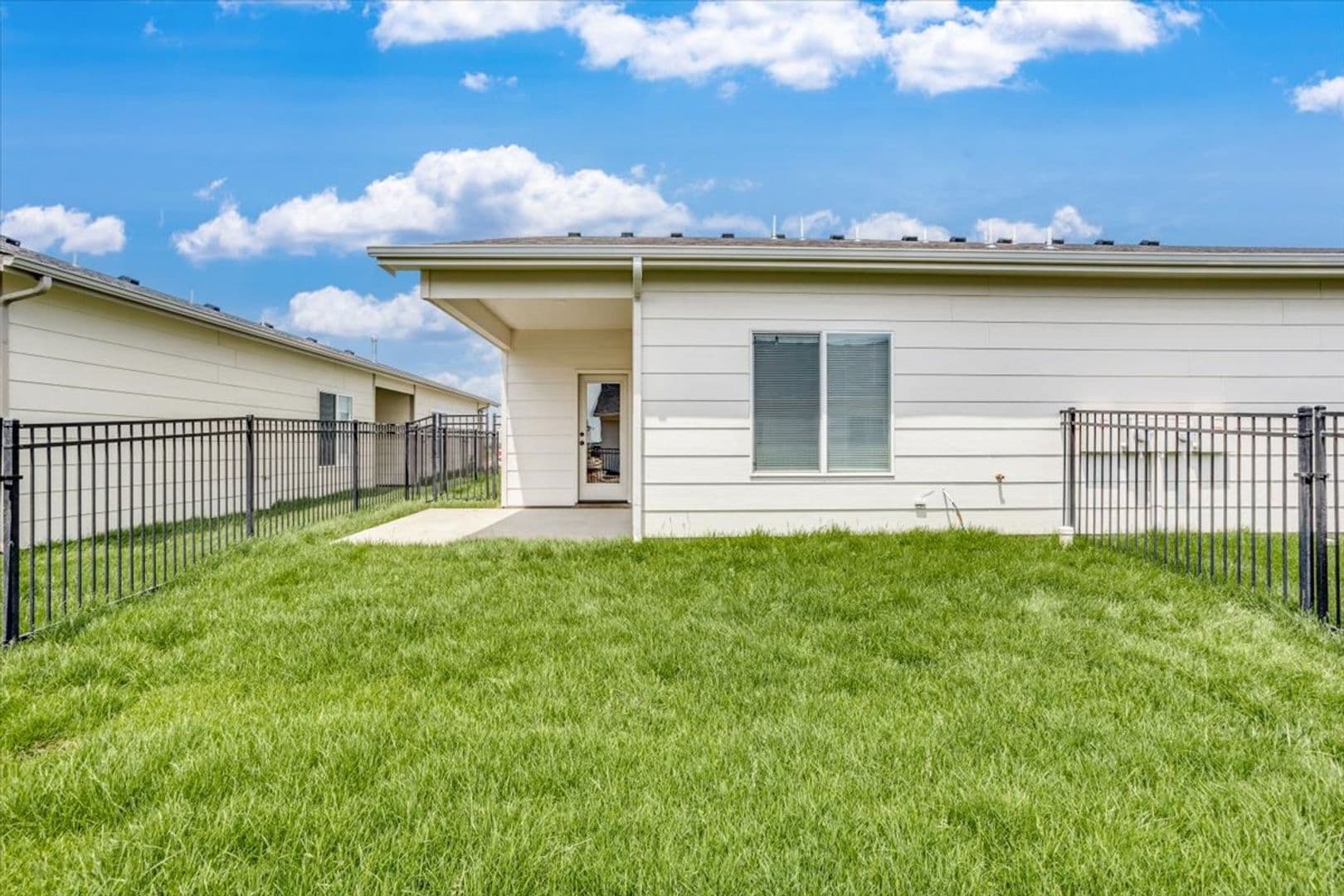 Goddard House: 15410 W Josephine Ct