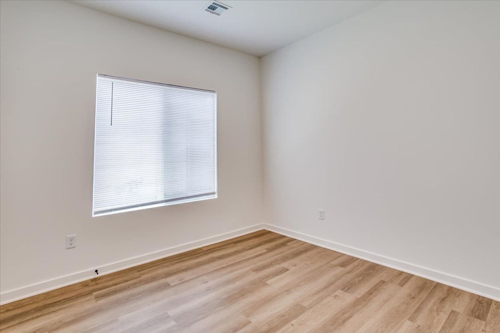 Goddard House: 15438 W Josephine St
