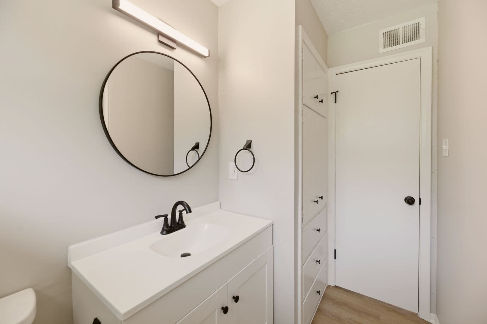 Derby House: 1425 N Georgie Ave