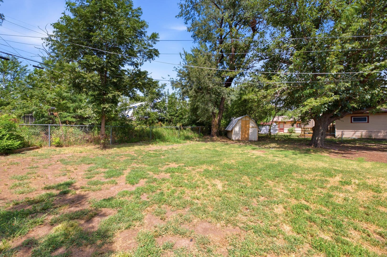Derby House: 1425 N Georgie Ave