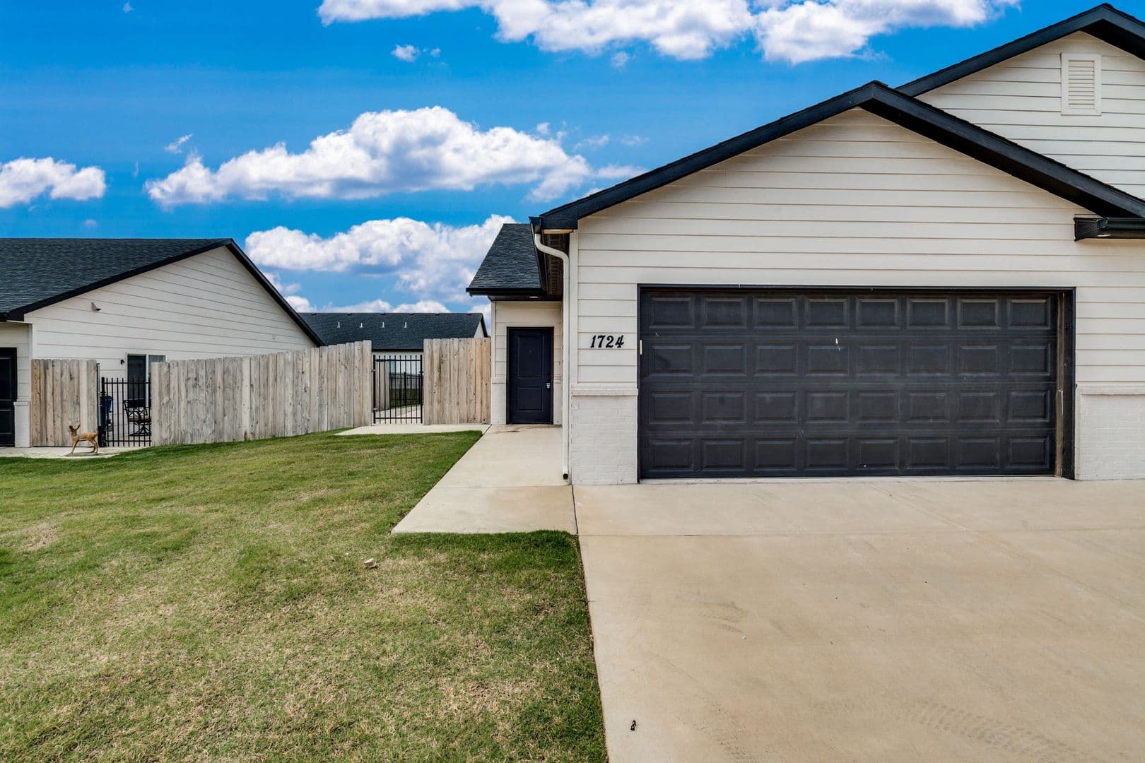 Derby House: 1736 E Watervale Ct