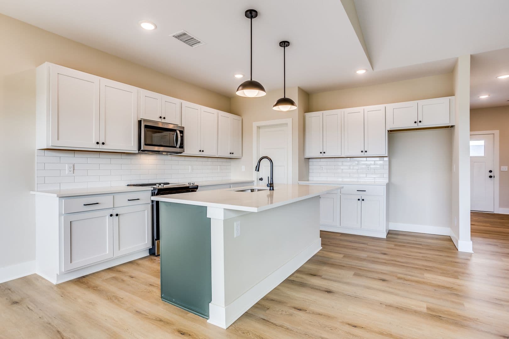 Goddard House: 1025 W Long Path St
