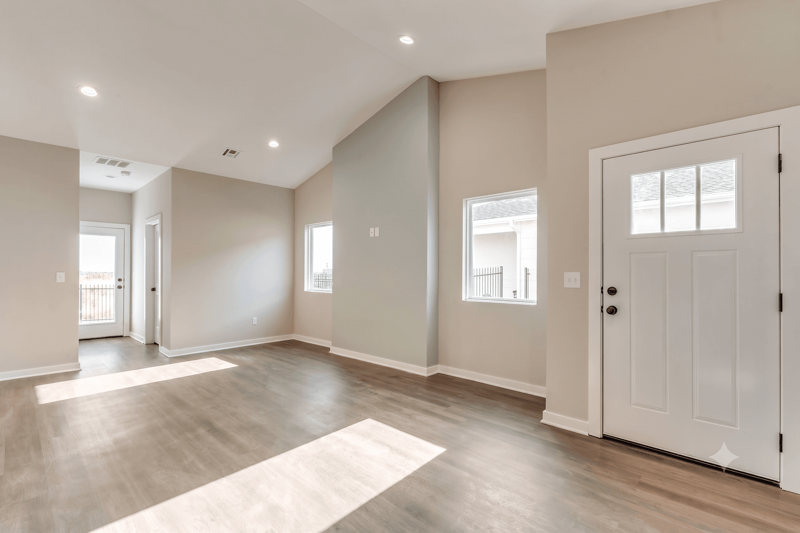 Goddard House: 15439 W Josephine St
