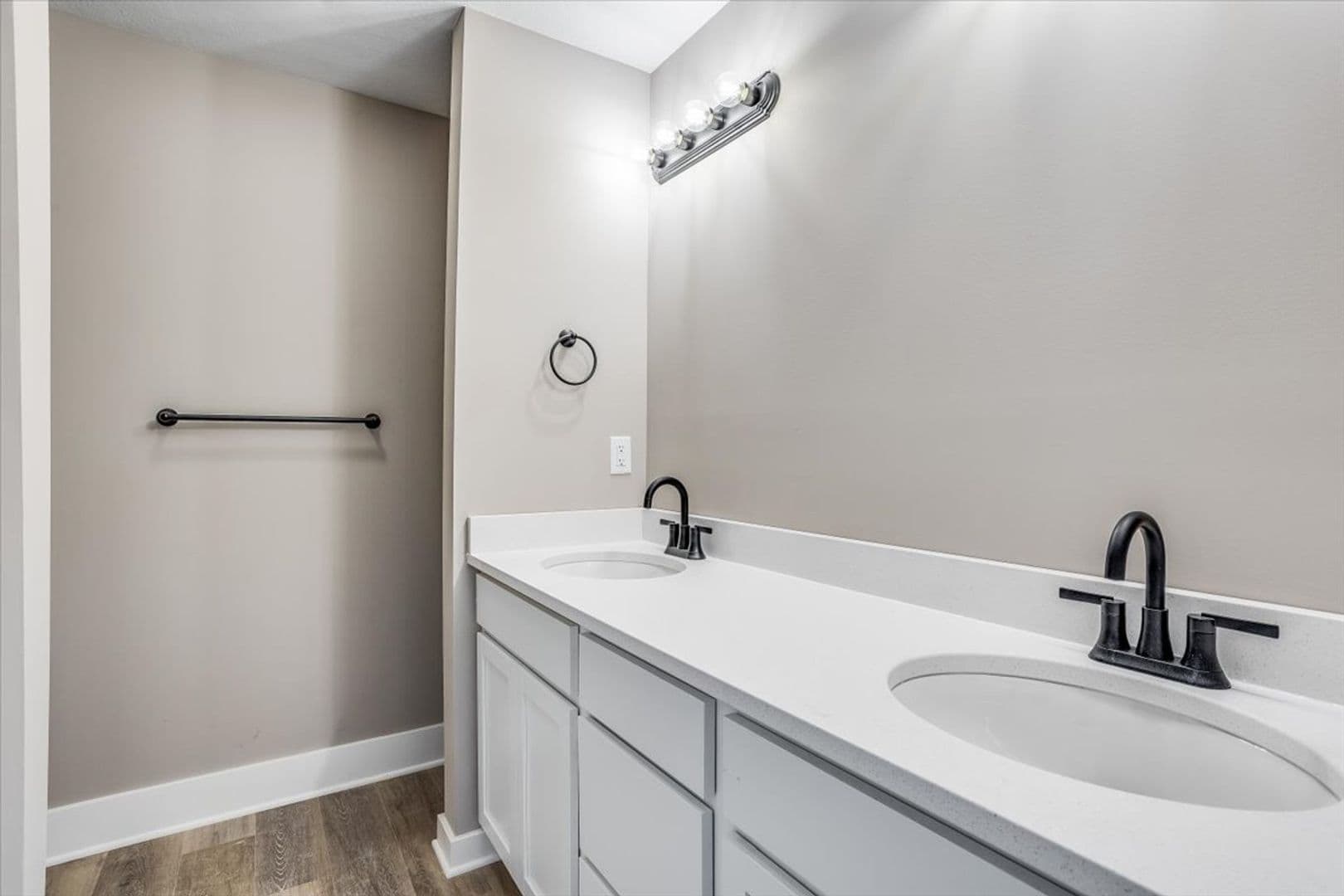 Wichita House: 12838 W Wheatland St