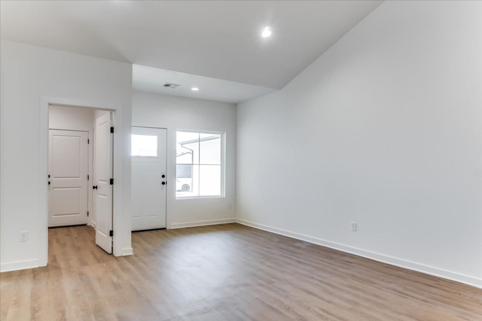Wichita House: 11318 W 35th Cir S