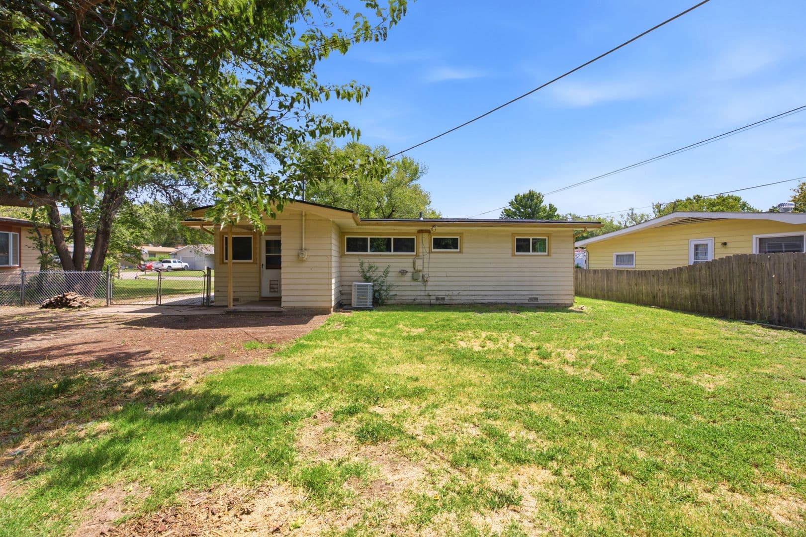 Derby House: 1425 N Georgie Ave