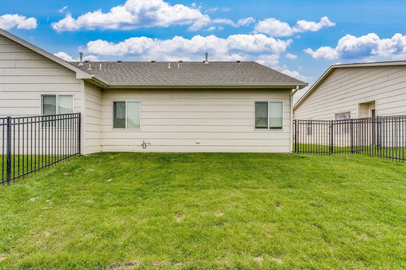 Wichita House: 5519 N Sandkey Ct