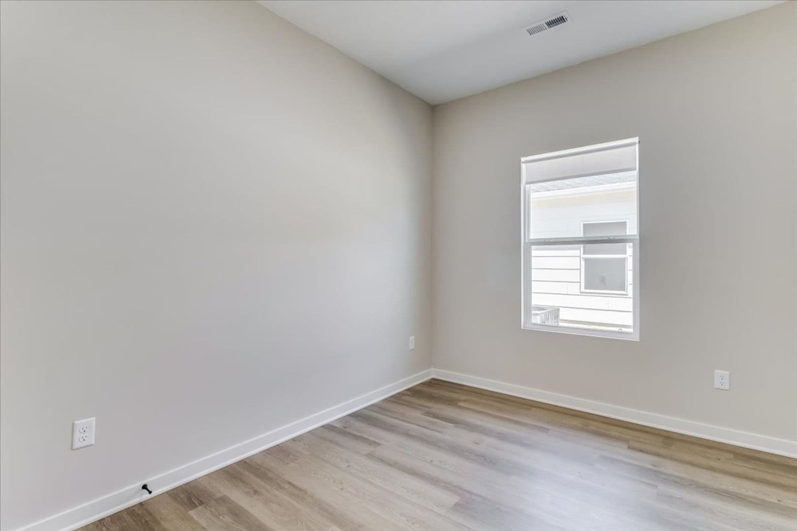 Wichita House: 2333 W MacArthur Ct