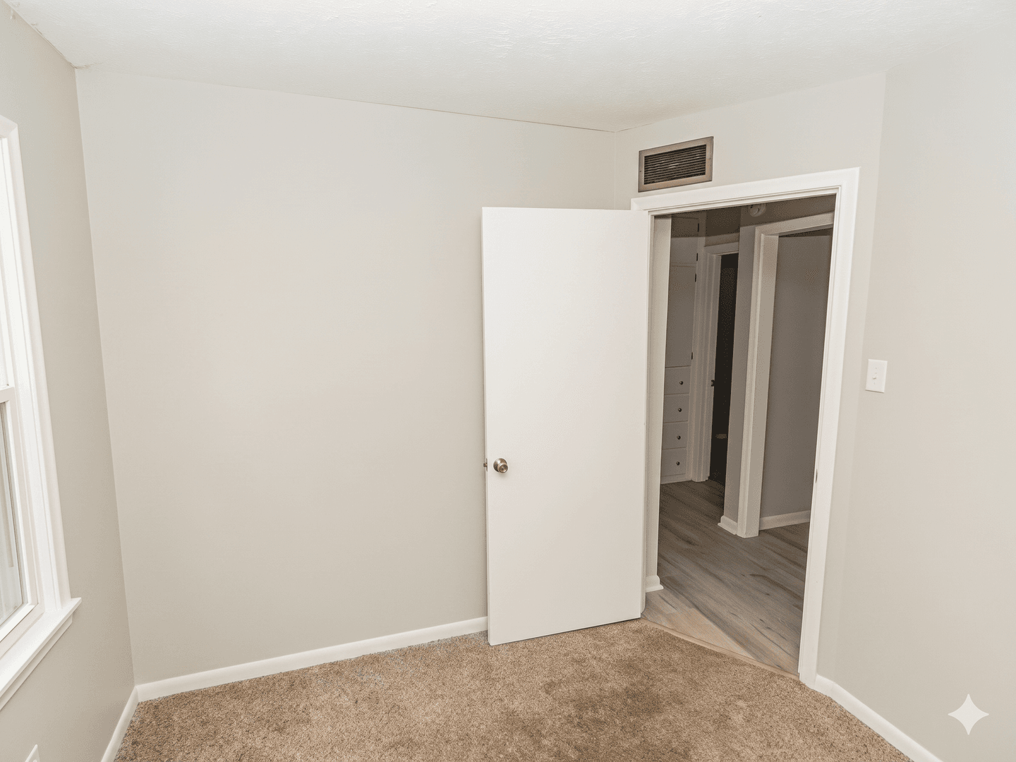 Haysville House: 416 W Spring Dr