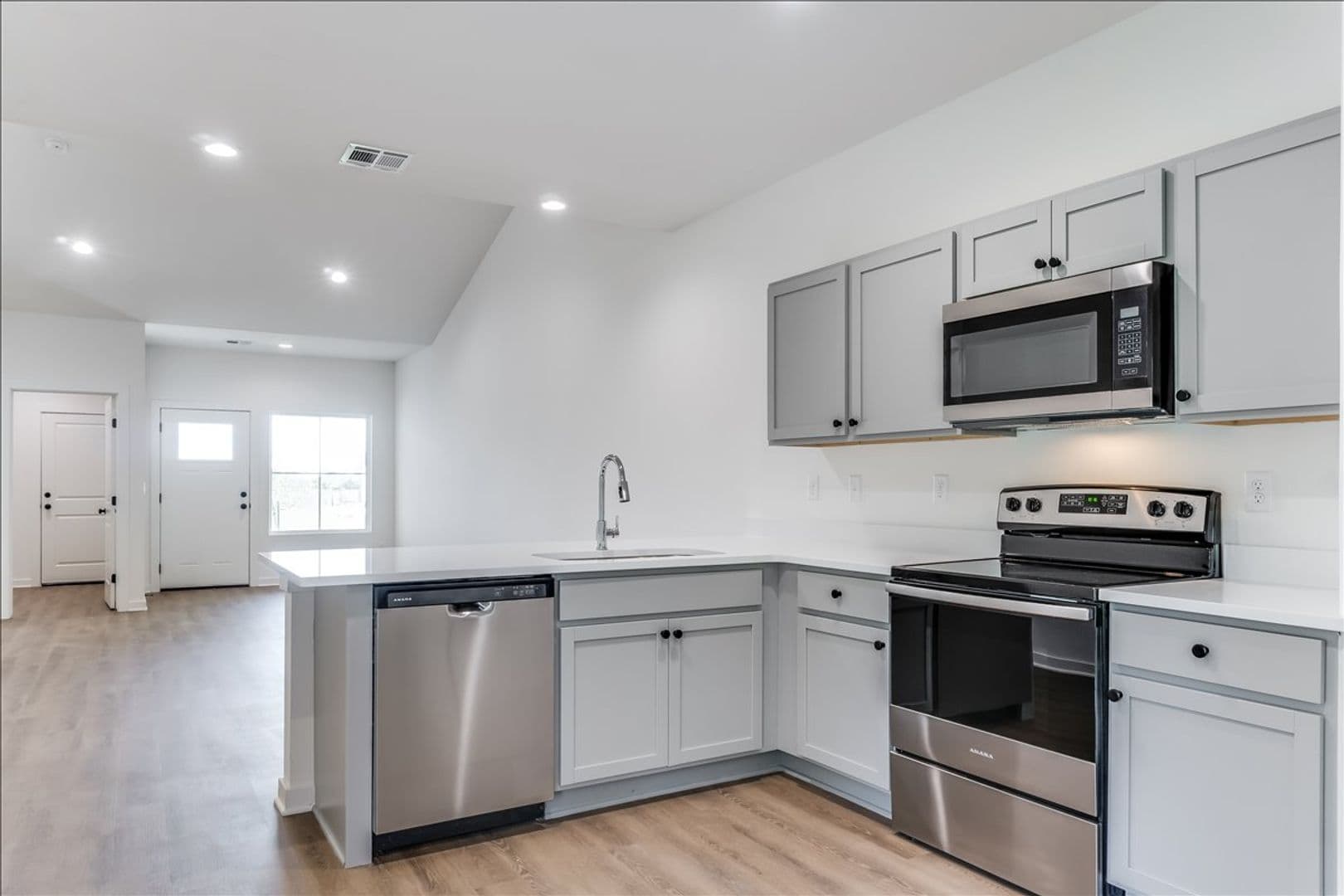 Wichita House: 11318 W 35th Cir S