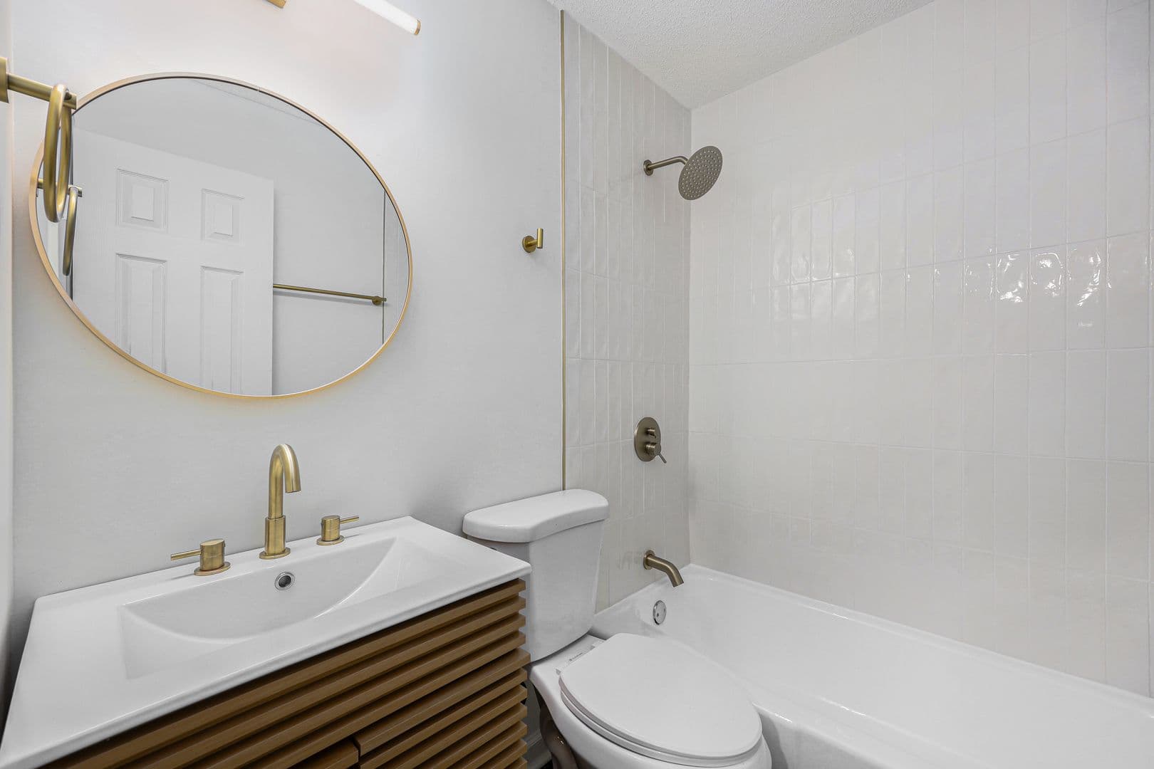 Kansas City Apartment: 4011 McGee St