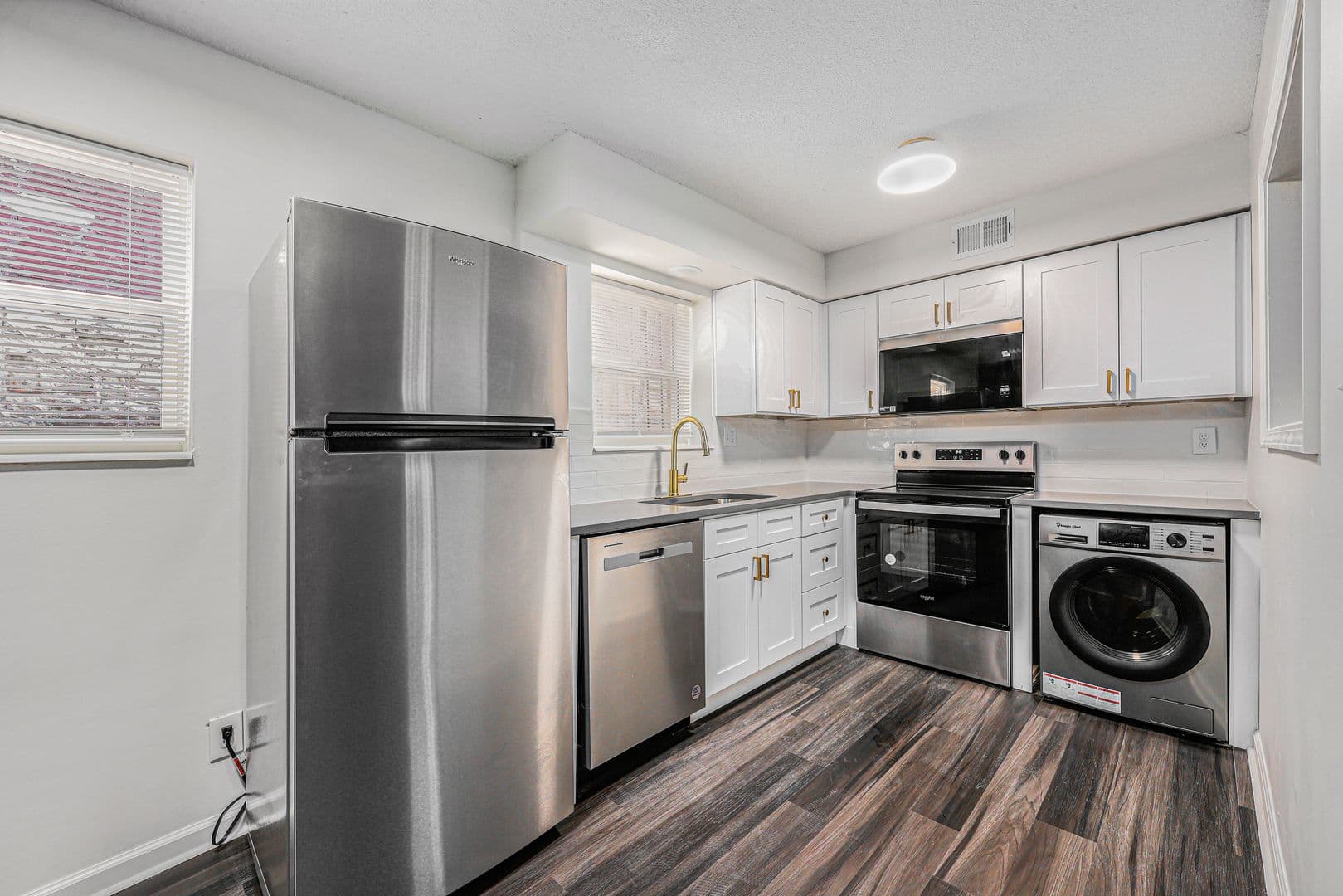 Kansas City Apartment: 4011 McGee St